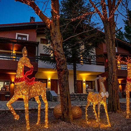 Mz Reindeer Hotell Kalívia Eksteriør bilde