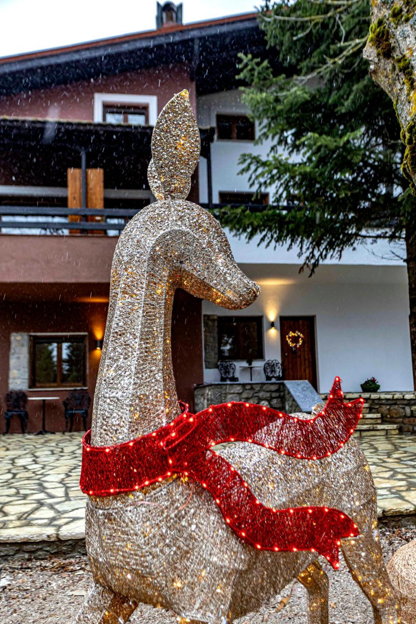 Mz Reindeer Hotell Kalívia Eksteriør bilde
