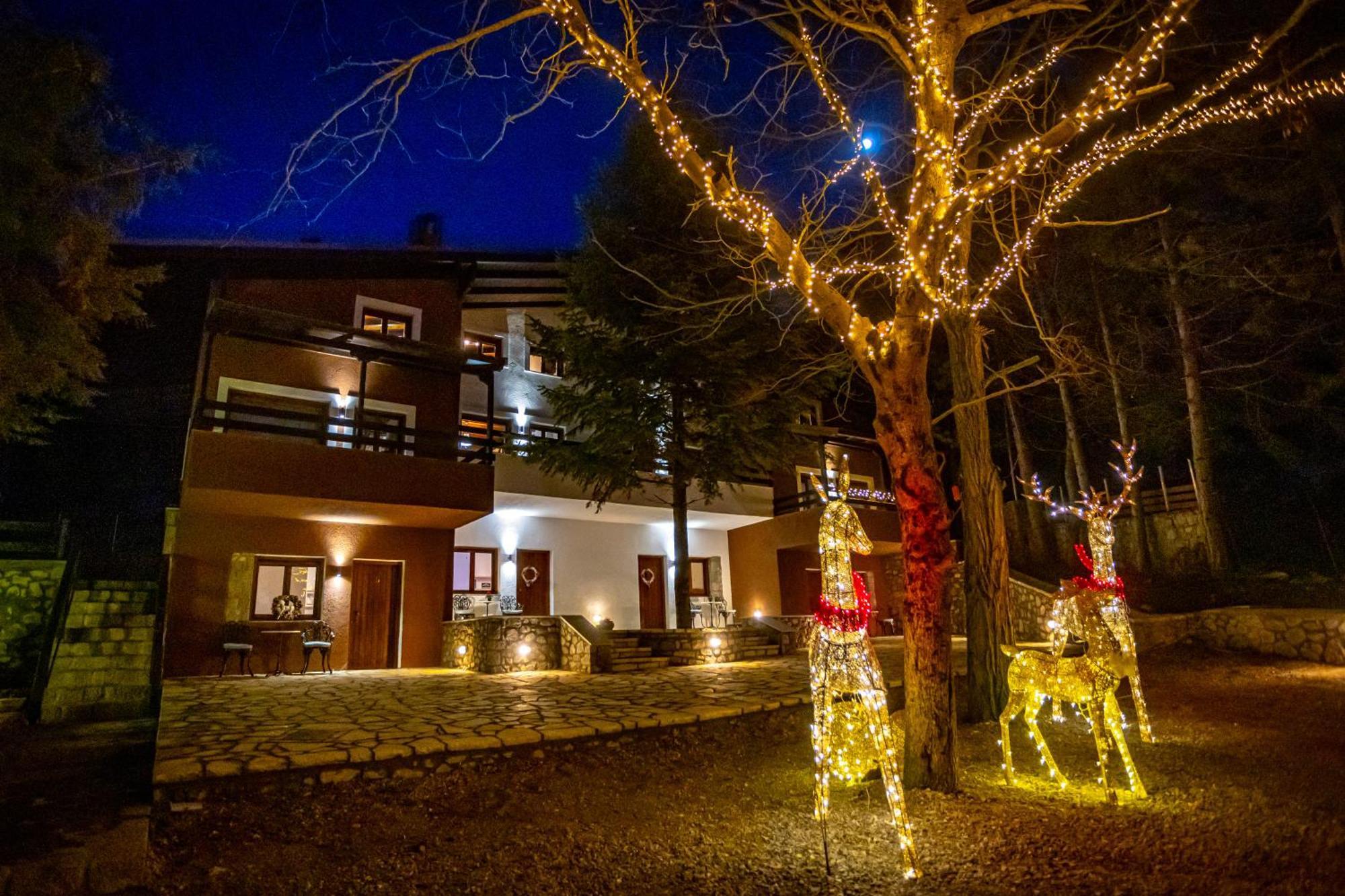 Mz Reindeer Hotell Kalívia Eksteriør bilde